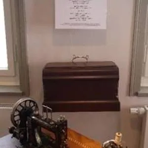 Mit Nadel, Stich und Faden durch die Geschichte